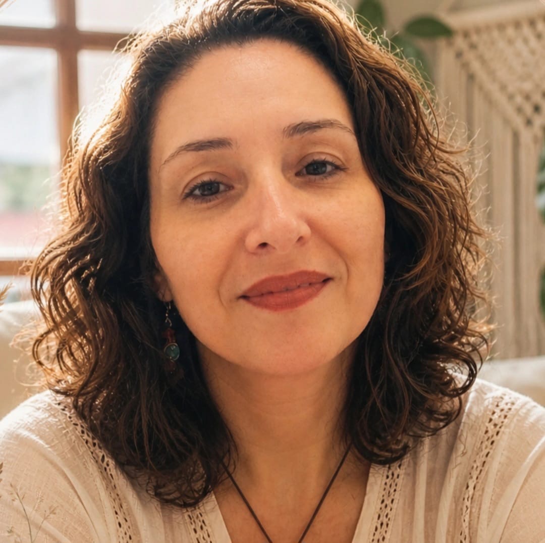 Carla Espinola em seu espaço de atendimento